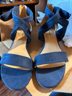 comfortview Navy Crisscross Suede Ankle Strap Sandals